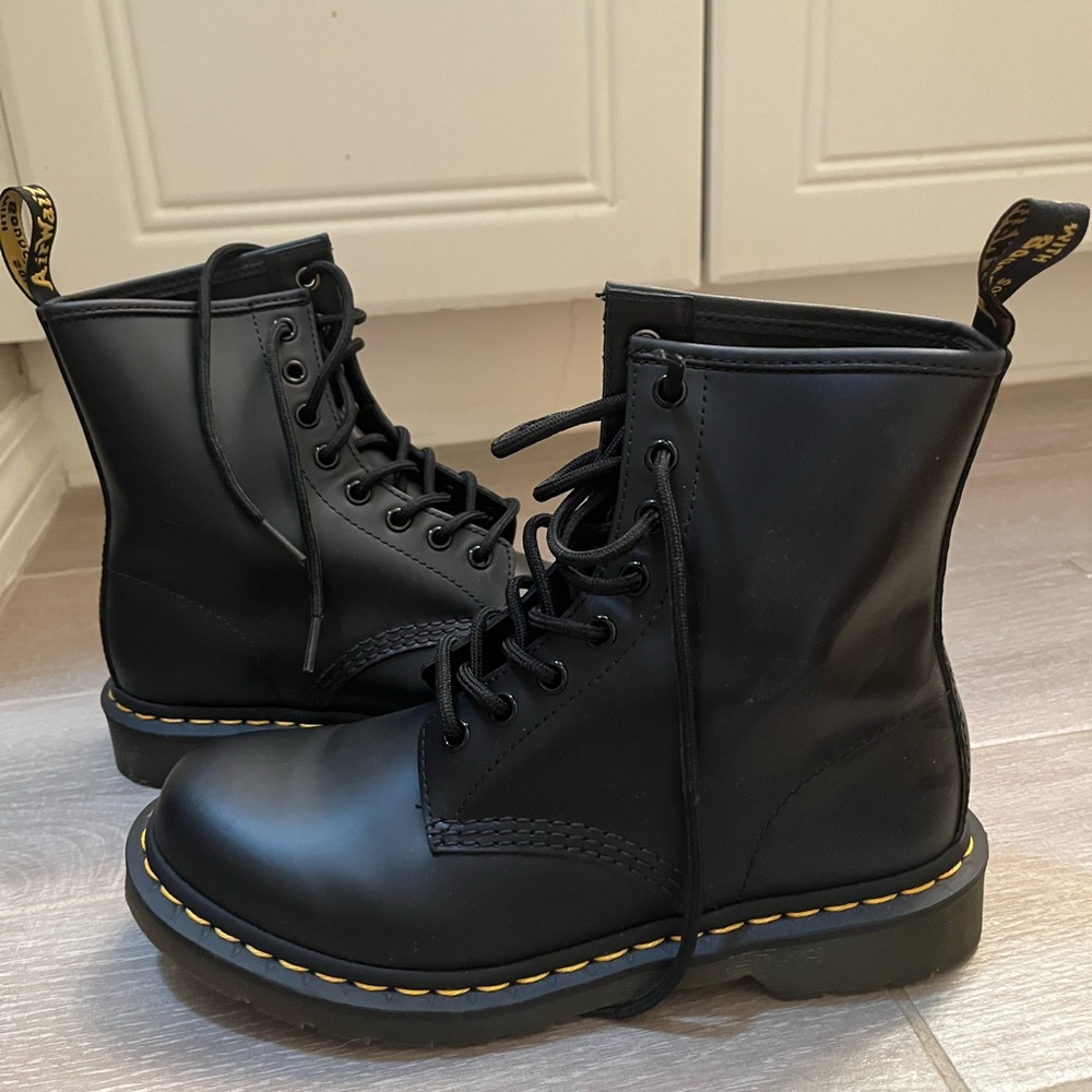 Dr Martens 1460 Smooth Leather Lace Up Boots